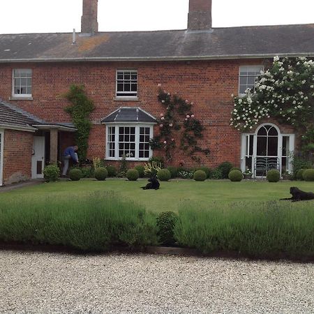 Готель Brunton Farmhouse Collingbourne Kingston Екстер'єр фото